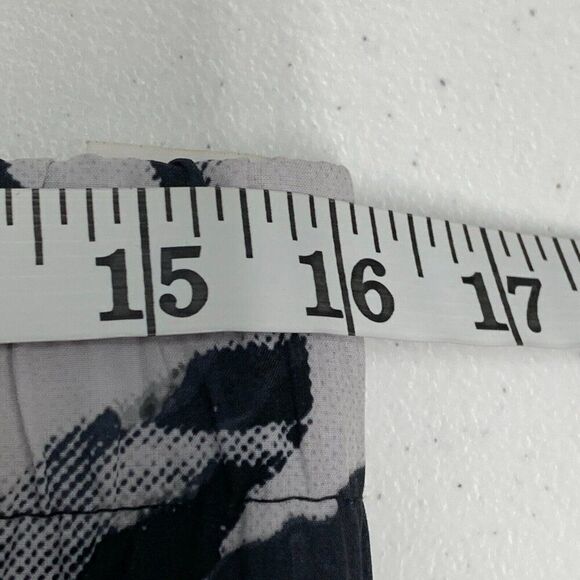 Avia Running Shorts M Black Patterned Inner Biker Shorts New NWT - Picture 4 of 8